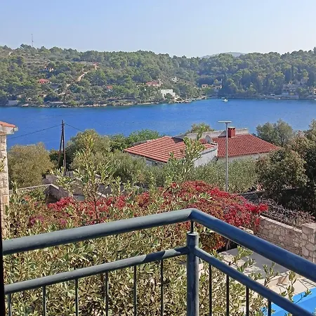 Apartamento By The Sea Rogac, Solta - 21346