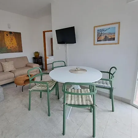 Apartamento By The Sea Rogac, Solta - 21346